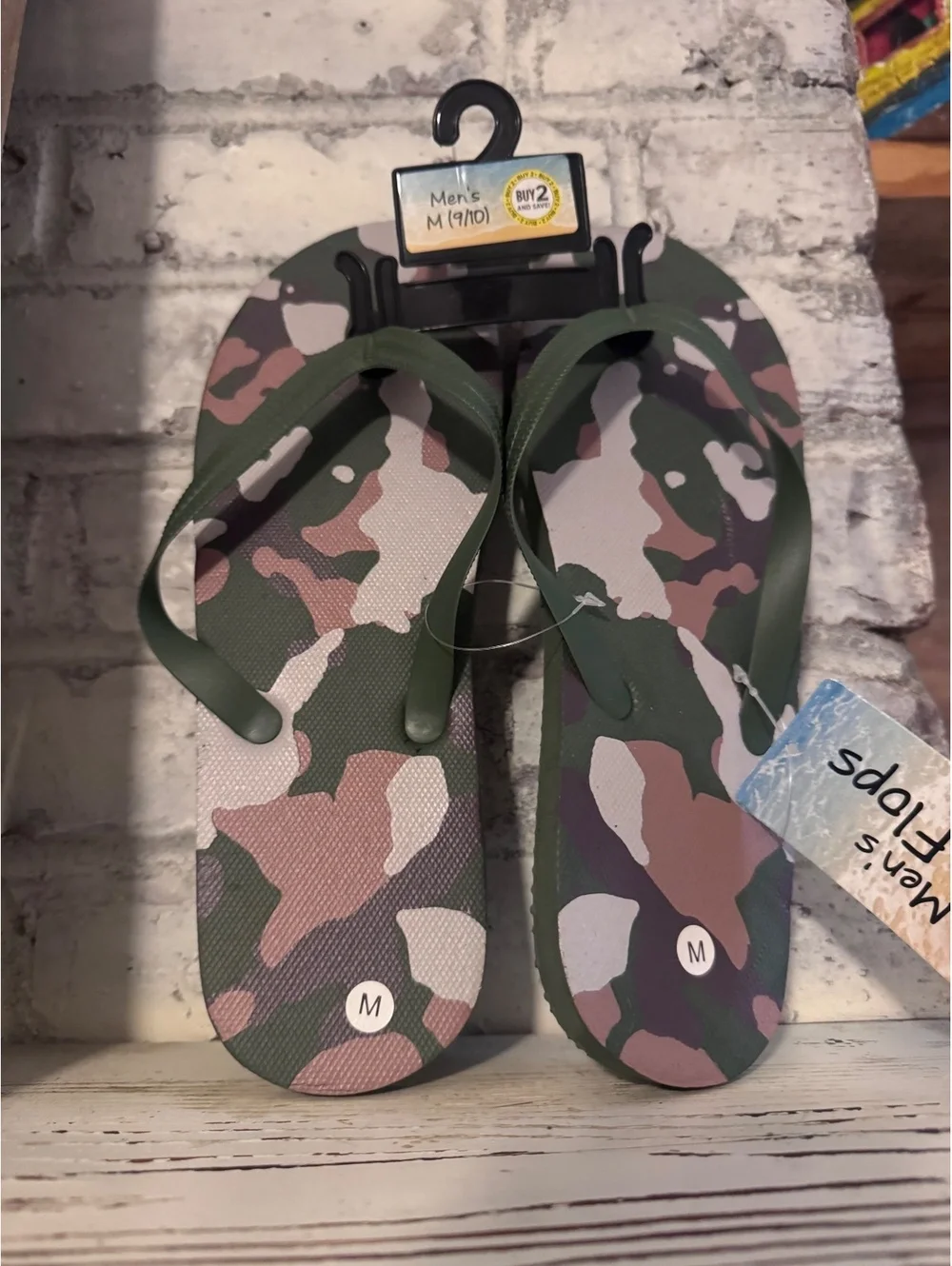 Men's Camouflage Flip Flops Size M (9/10)